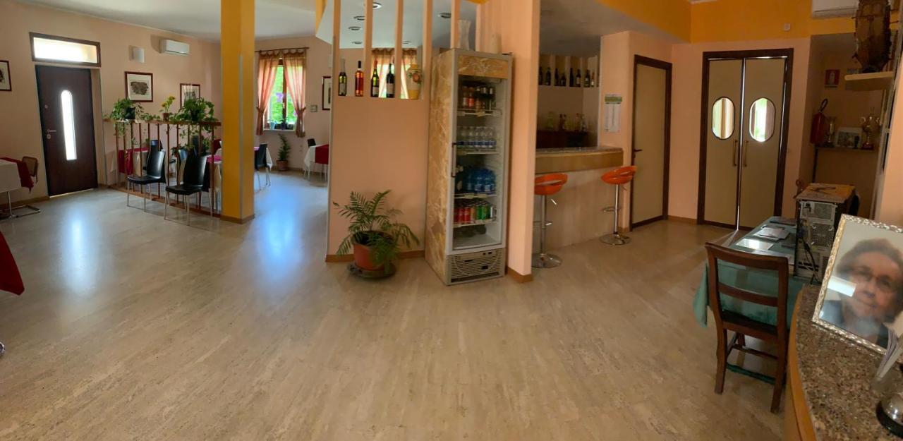 Cerrutihotel Vercelli Luaran gambar