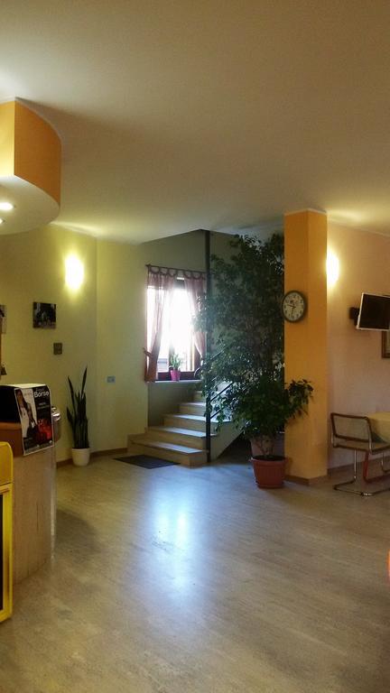Cerrutihotel Vercelli Luaran gambar