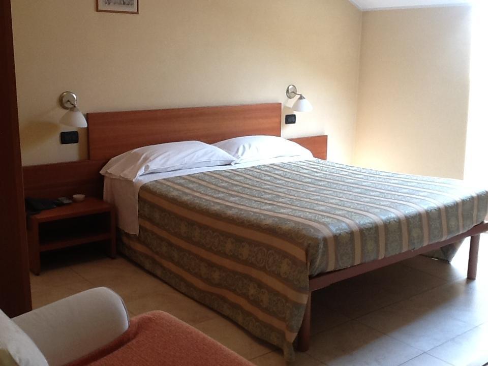 Cerrutihotel Vercelli Luaran gambar